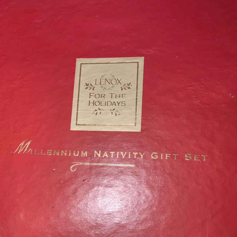 Nativity Set - Picture 2 of 3